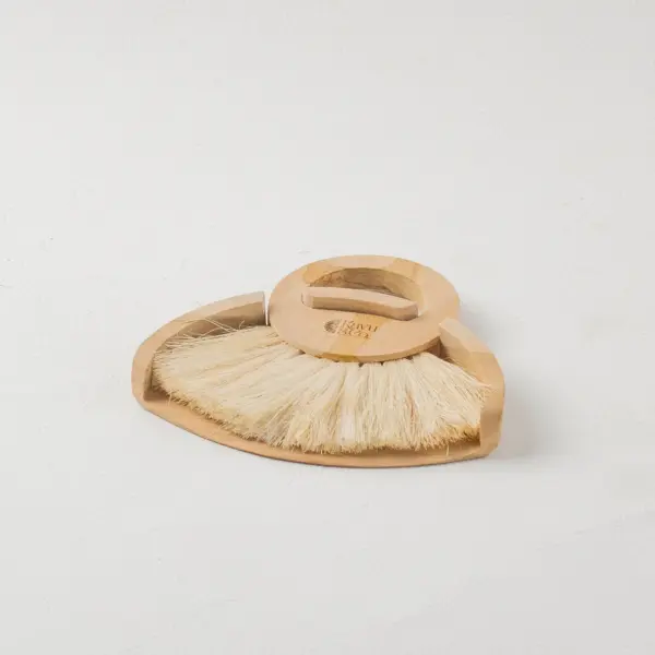 Wooden Dustpan & Brush Set - Image 7