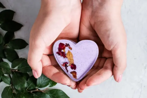 Set of 5 Heart Shaped Shower Steamers Package - in a Gift Box - Can be personalized - Image 4