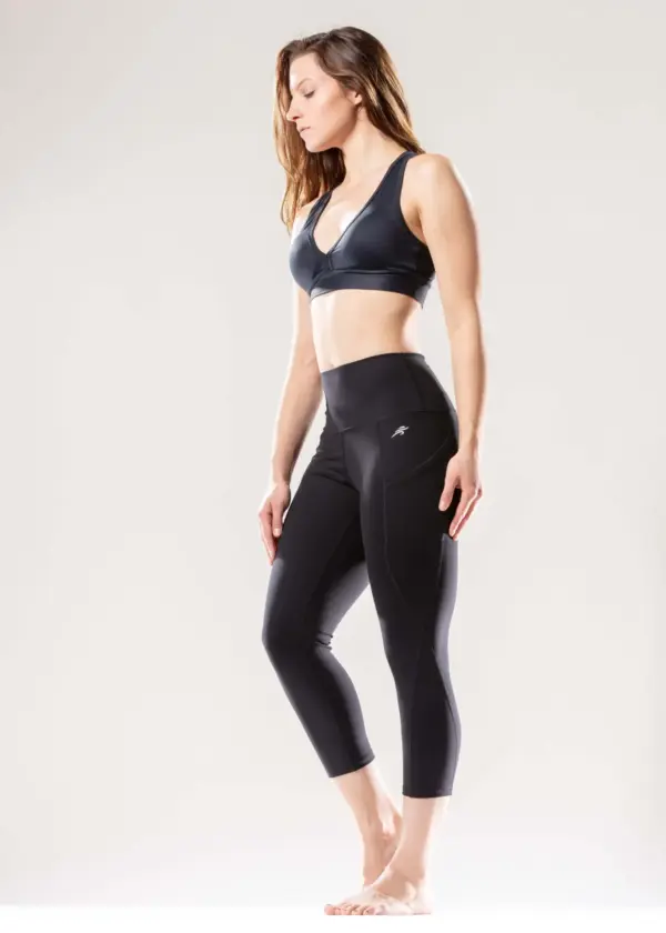 Jolie High-Waisted Capri Leggings with Hip Pockets - Image 2