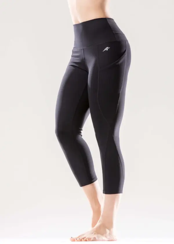 Jolie High-Waisted Capri Leggings with Hip Pockets - Image 3