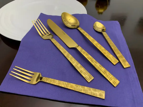 Flatware set of 20 Pieces Golden Egyptian Design - Image 4