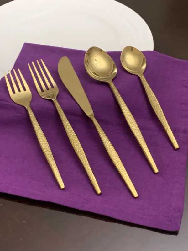 Vibhsa 20 Piece Gold Flatware Set, Service for 4-Hammered - Image 2