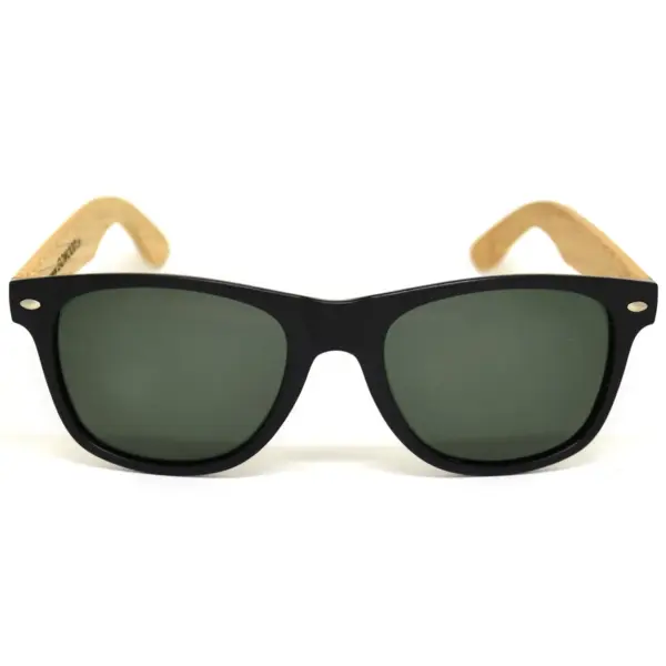 Bamboo wood classic style sunglasses with black polarized lenses - Image 3