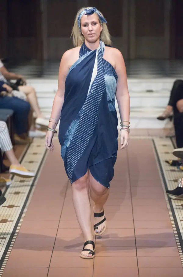 Serenity Indigo handprinted scarf - Image 5