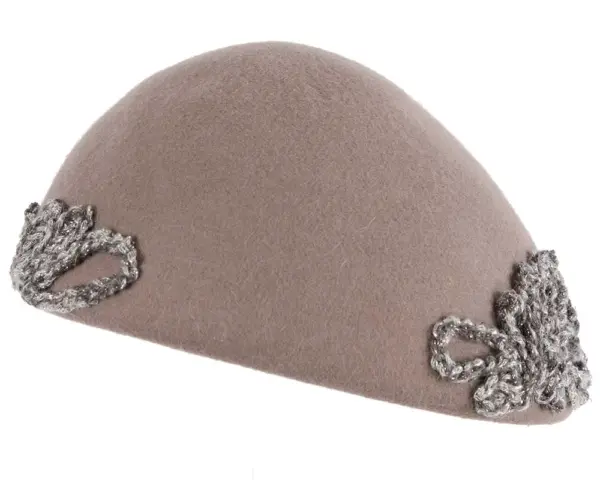 Grey felt beret with crocheted trim CU449 - Image 6