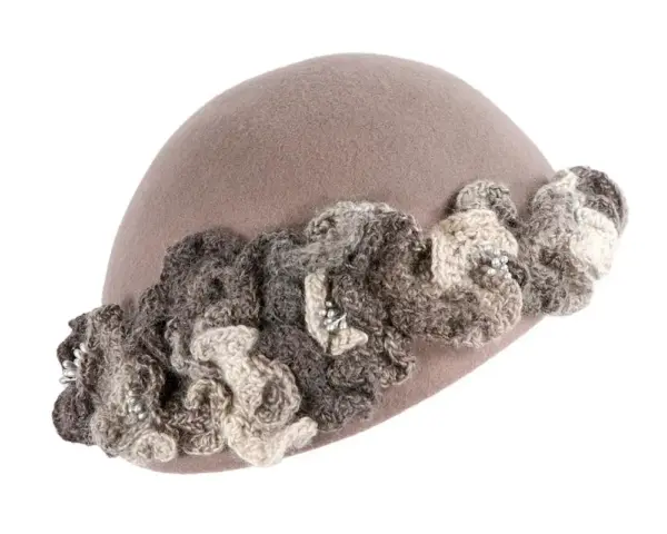 Grey felt beret with crocheted trim CU438 - Image 2