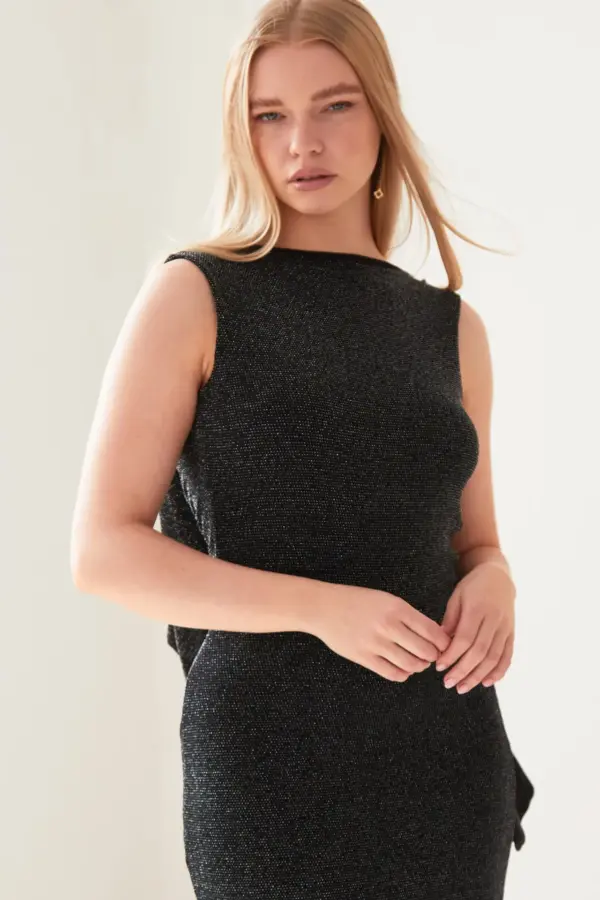 Black Cowl Back Gown - Image 10