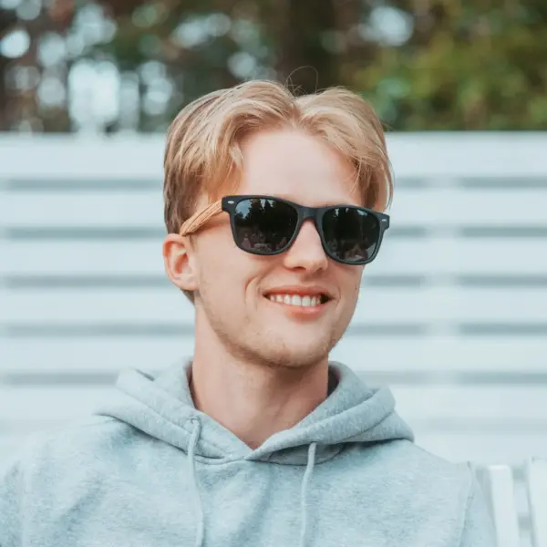 Zebra wood classic style sunglasses with black polarized lenses - Image 9
