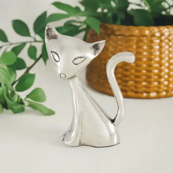 Vibhsa Cat Ring Holder (Silver) - Image 2