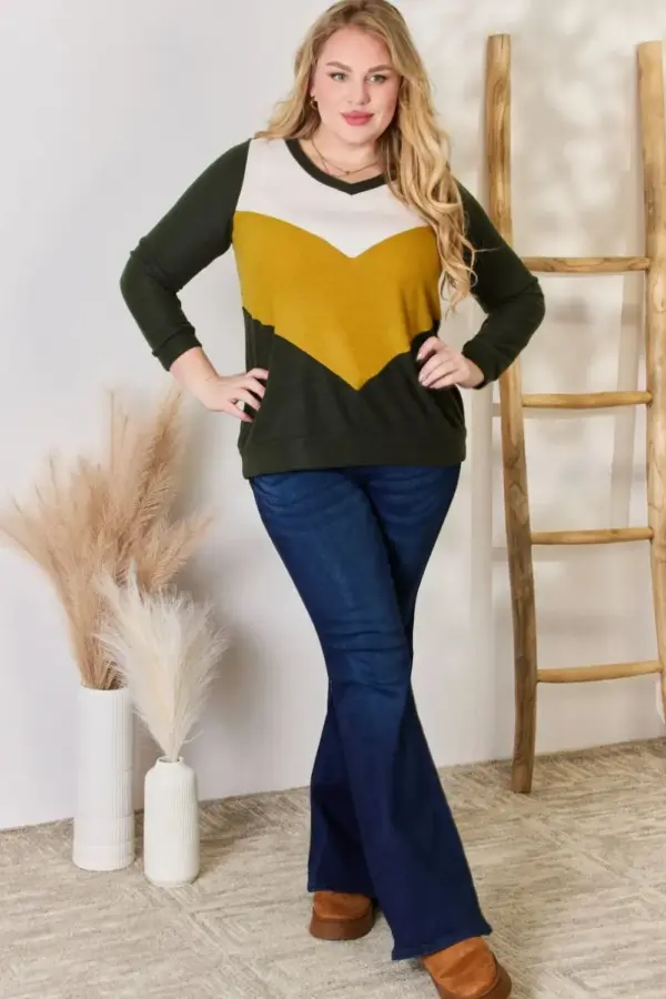 Hailey & Co Full Size Colorblock V-Neck Blouse - Image 10