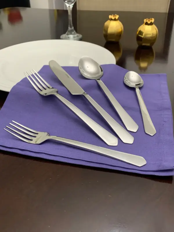Flatware set of 20 Pieces in Silver Stainless Steel - Image 4