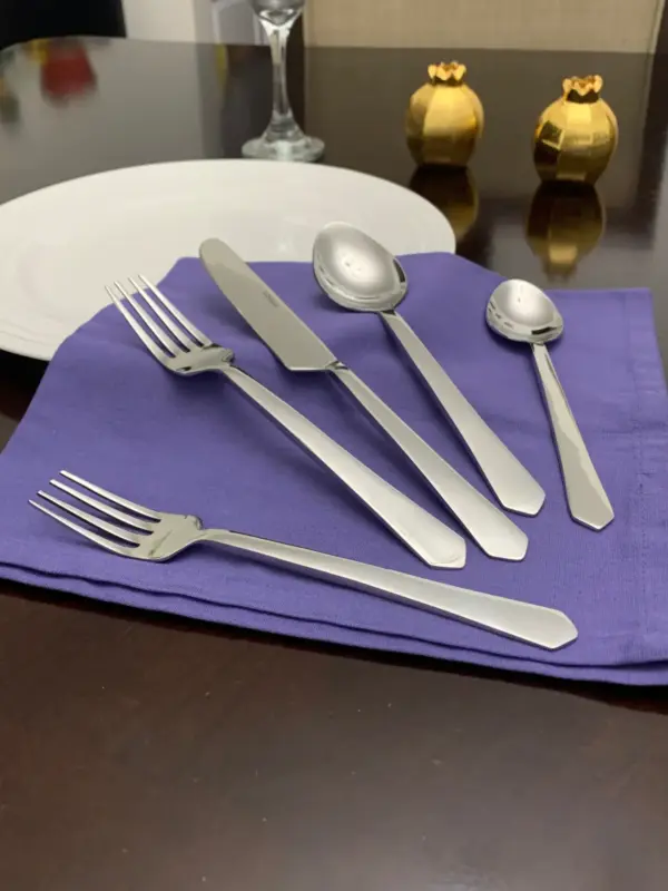 Flatware set of 20 Pieces in Silver Stainless Steel - Image 5