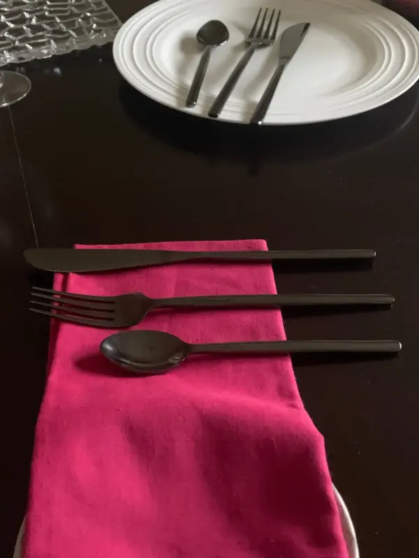 Stainless Steel Flatware 18 PC Set-Dinner knives, Dinner Forks, Teaspoons - Image 6