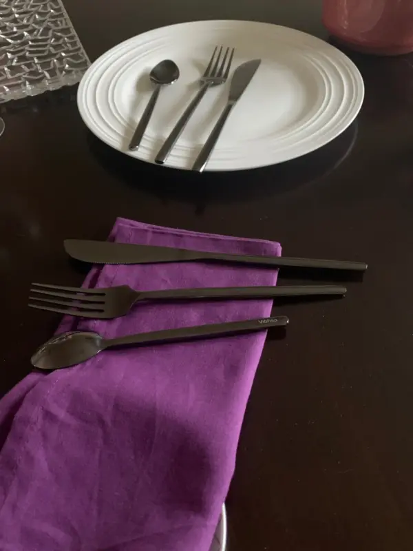 Stainless Steel Flatware 18 PC Set-Dinner knives, Dinner Forks, Teaspoons - Image 7