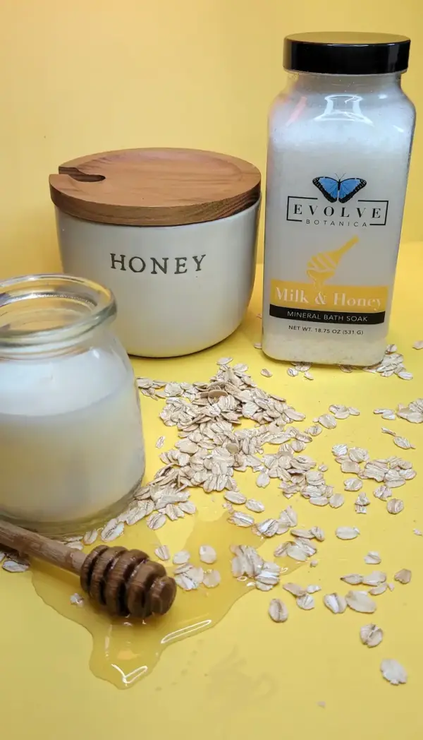 Mineral Soak - Milk & Honey (Bath Salt) - Image 3